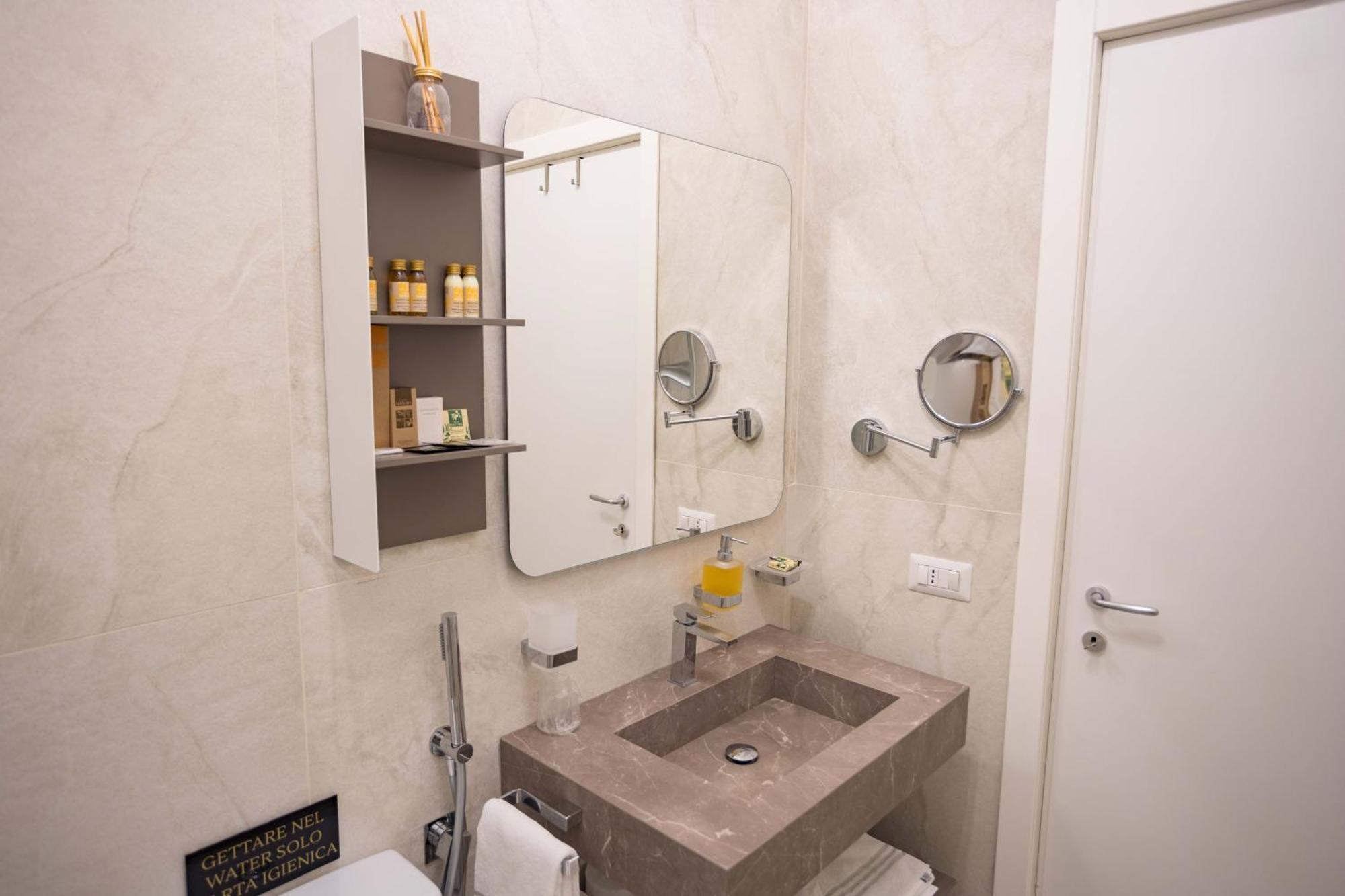 Domus Deorum Deluxe Bed & Breakfast Napoli