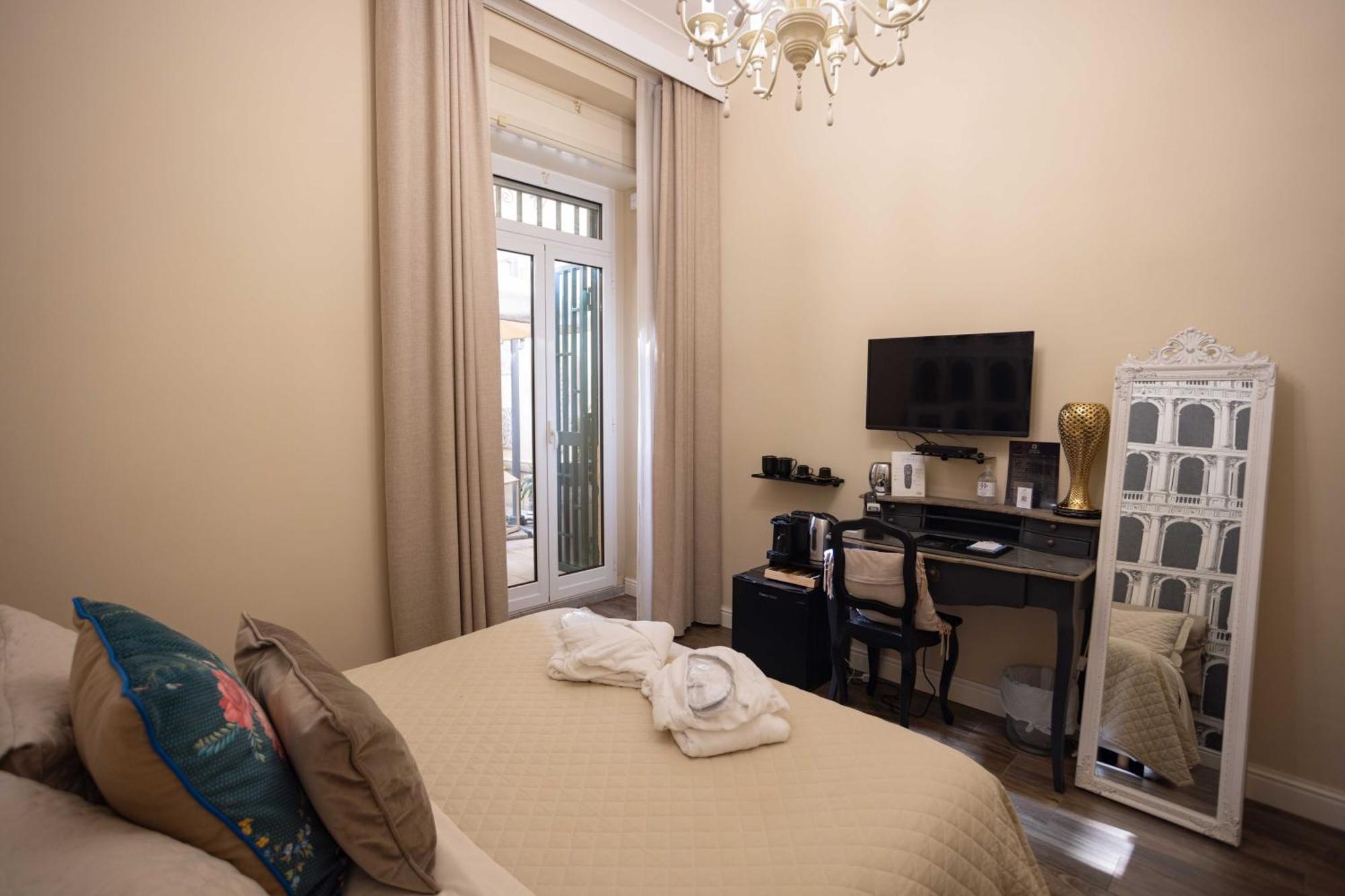 Bed & Breakfast Domus Deorum Deluxe Napoli