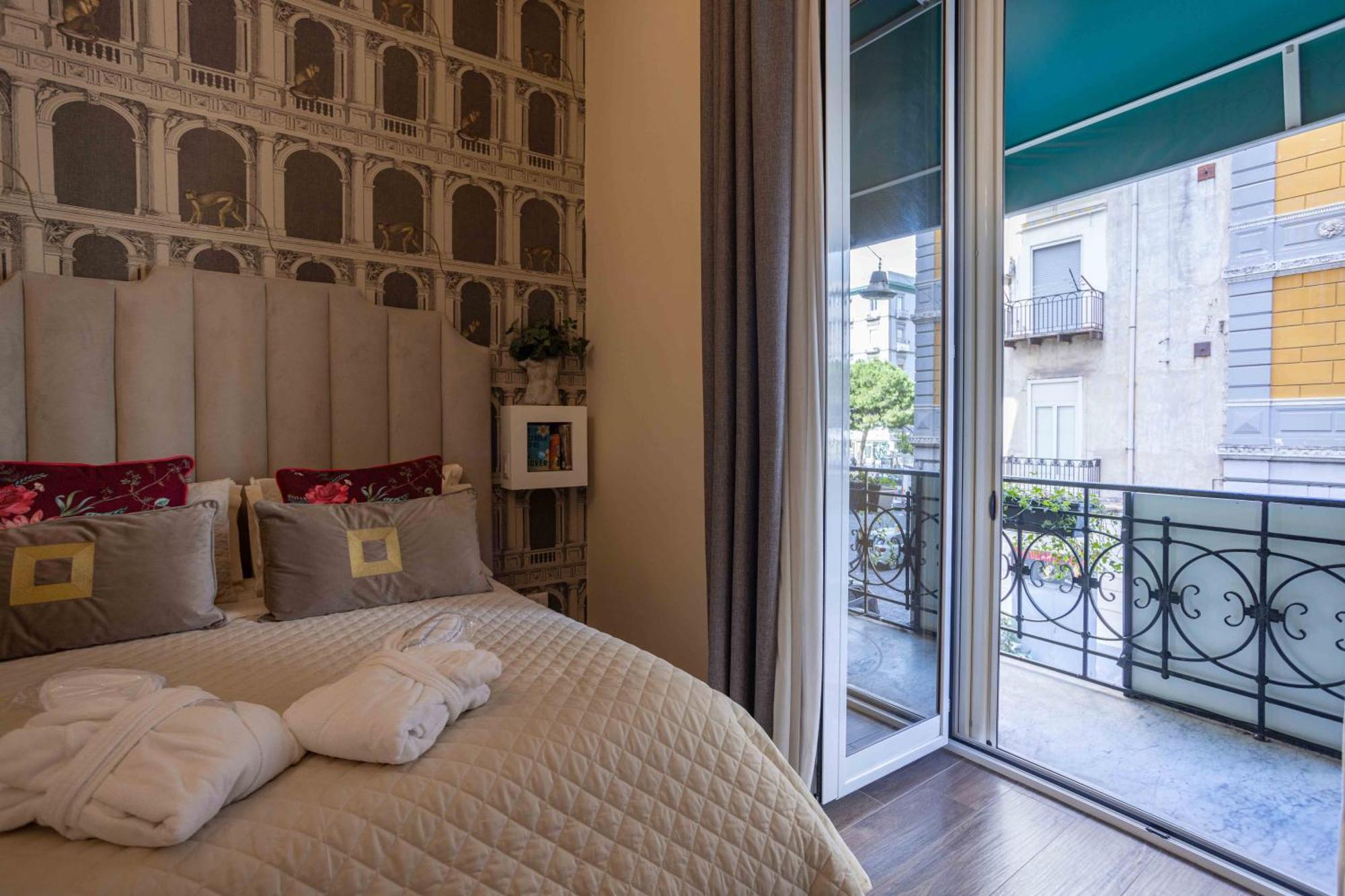 Domus Deorum Deluxe 2* Napoli